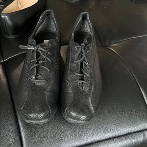Elegant Black Women's Shoes